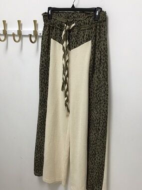 POL THERMAL KNIT comfy Olive Leopard Knit Panel Wide-Leg Pants with Cream Center